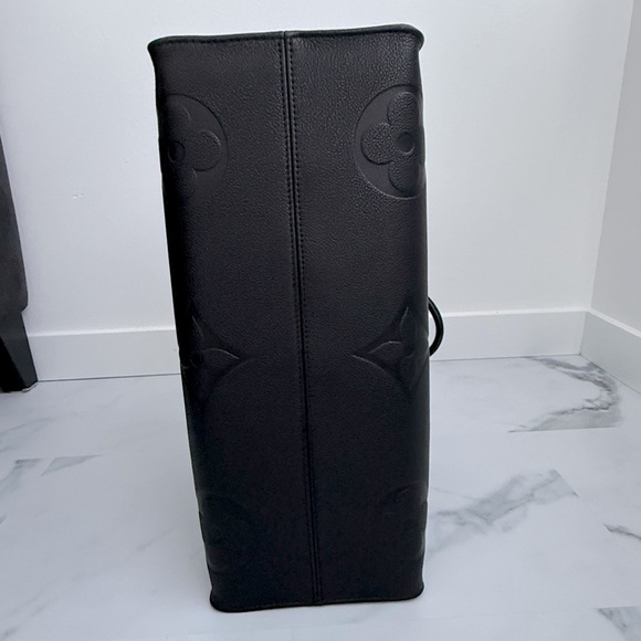 SOLD!!! 🖤 LOUIS VUITTON ON THE GO GM EMPREINTE - black - Picture 14 of 16